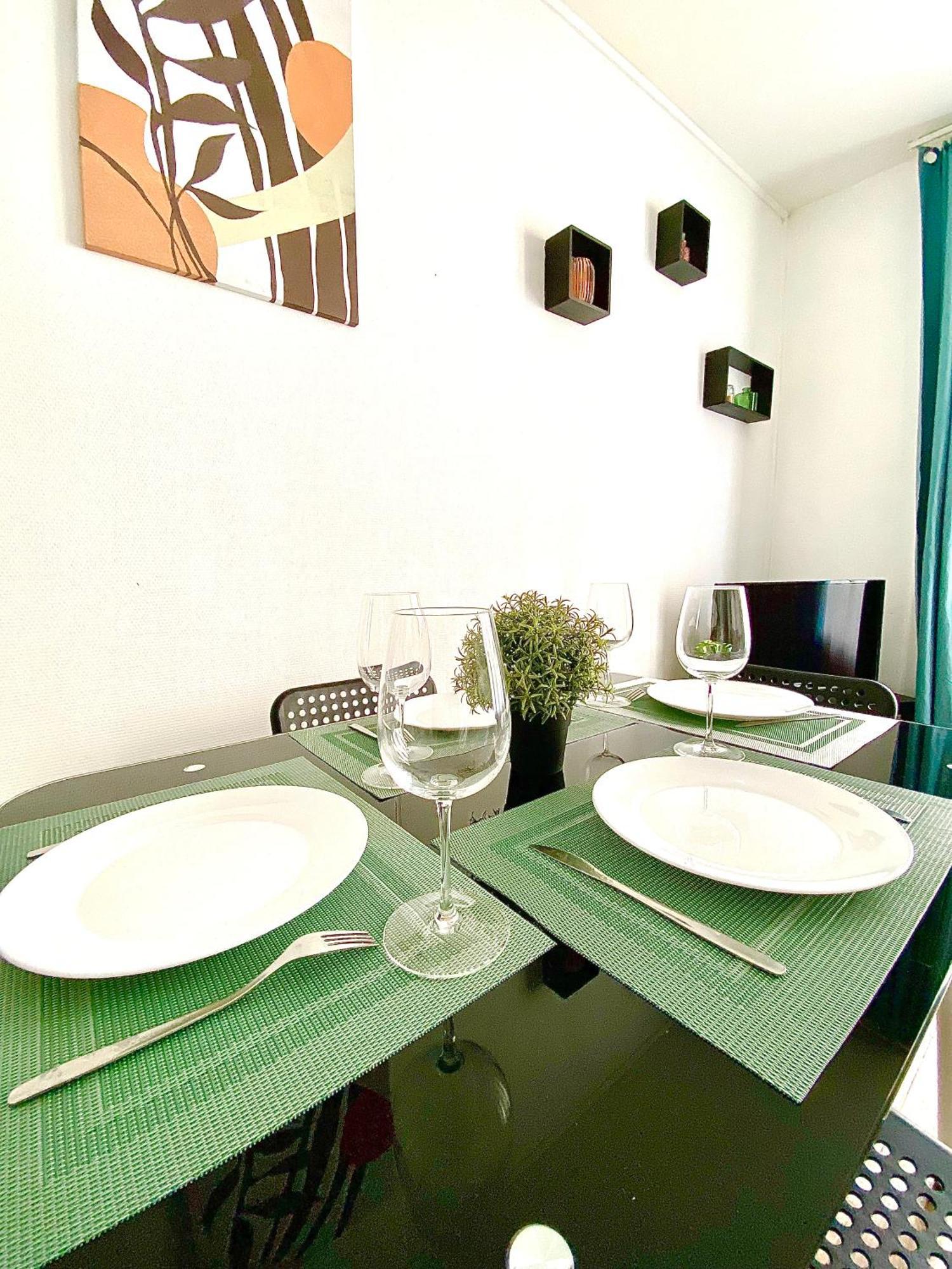 Le Chinchauvaud, Spacieux Avec Balcon リモージュ エクステリア 写真
